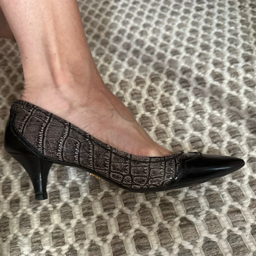 Prada two tone kitten heel - Picture 2 of 12